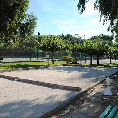 2 Pieces Avec Piscine, Proche Et Commerces - - Fr-1-251-796
